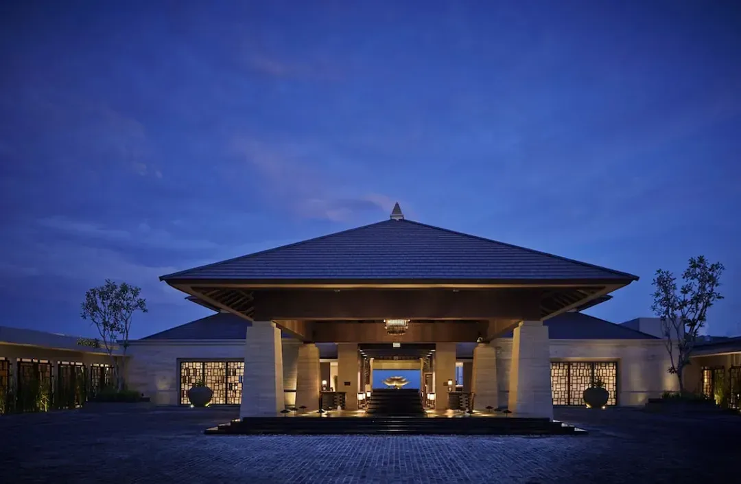 Check-in/check-out kiosk