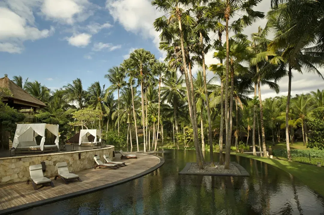 Infinity pool