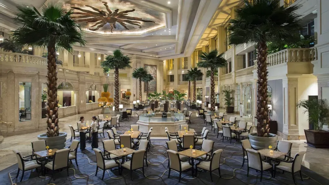 Lobby lounge