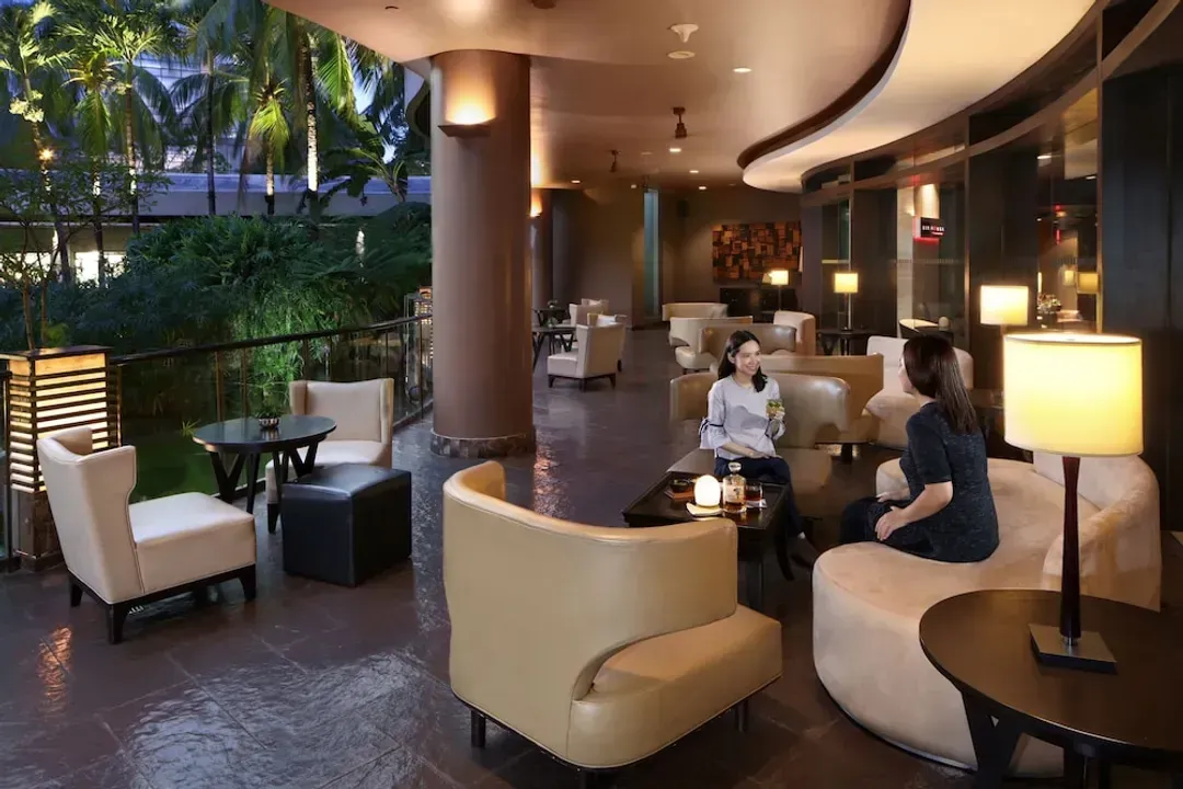 Lobby lounge