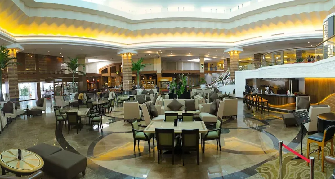Lobby lounge