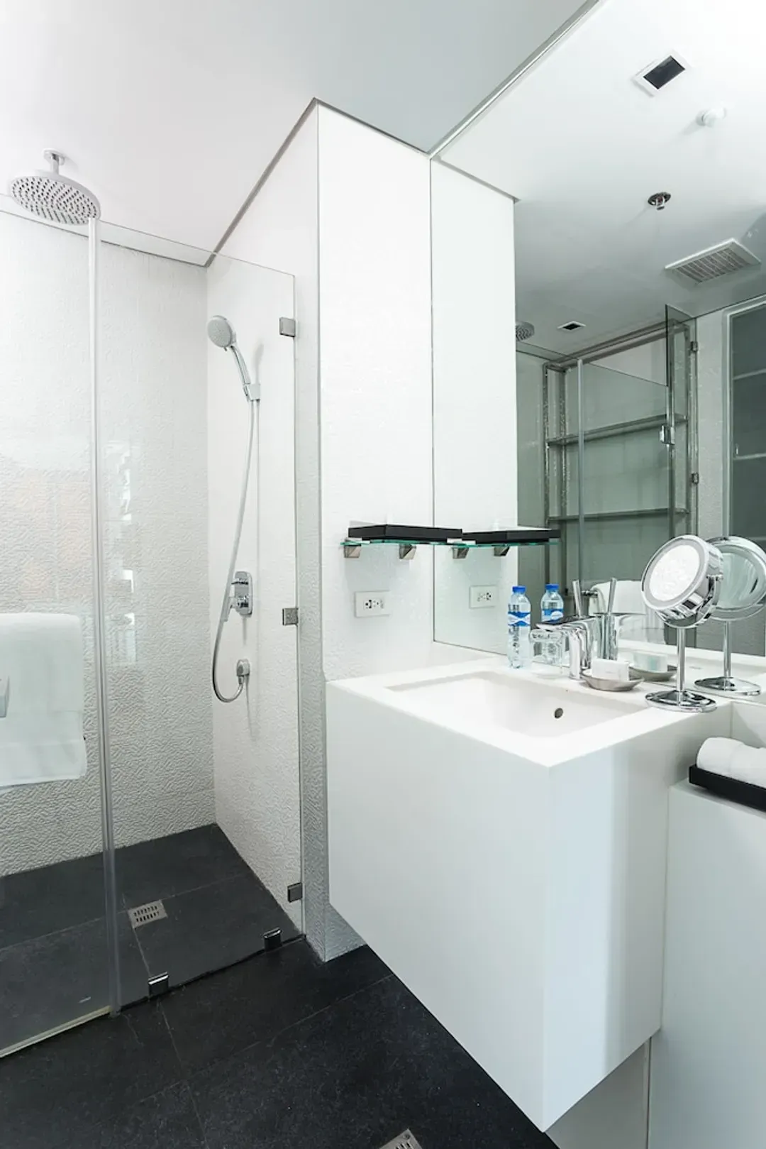 Bathroom amenities