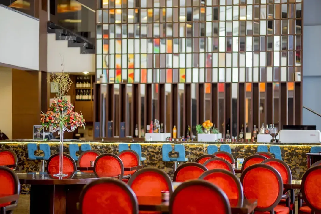 Lobby lounge