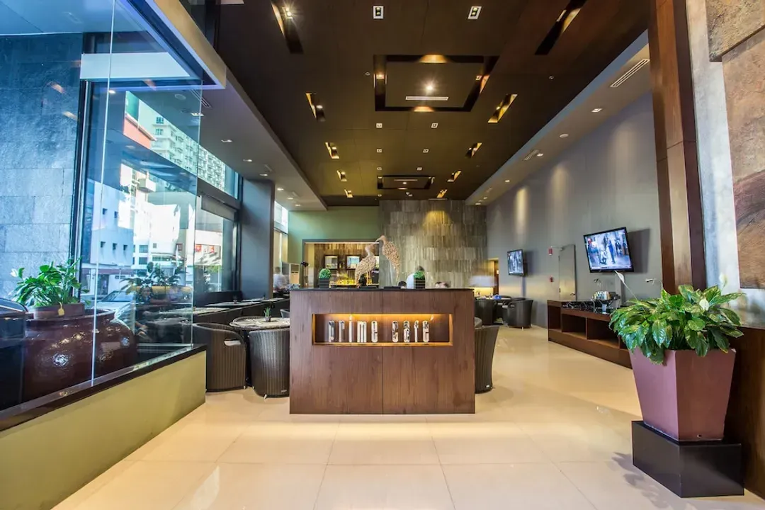 Lobby lounge
