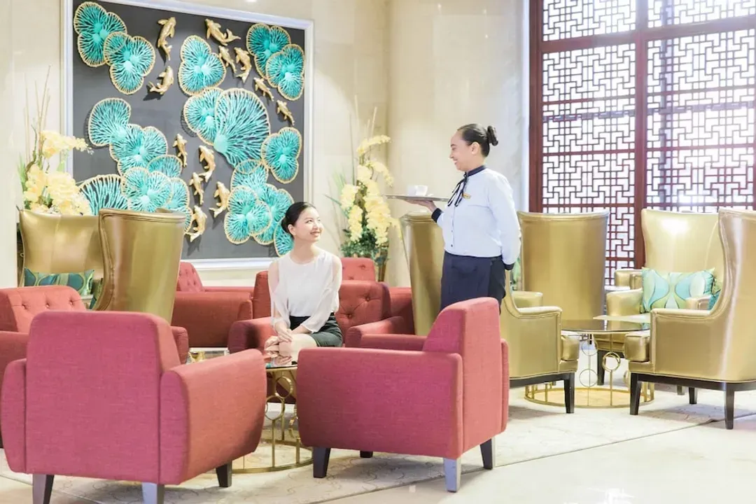 Lobby lounge