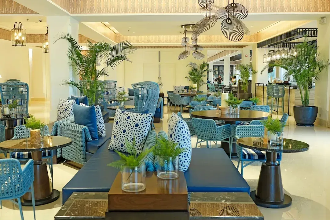 Lobby lounge