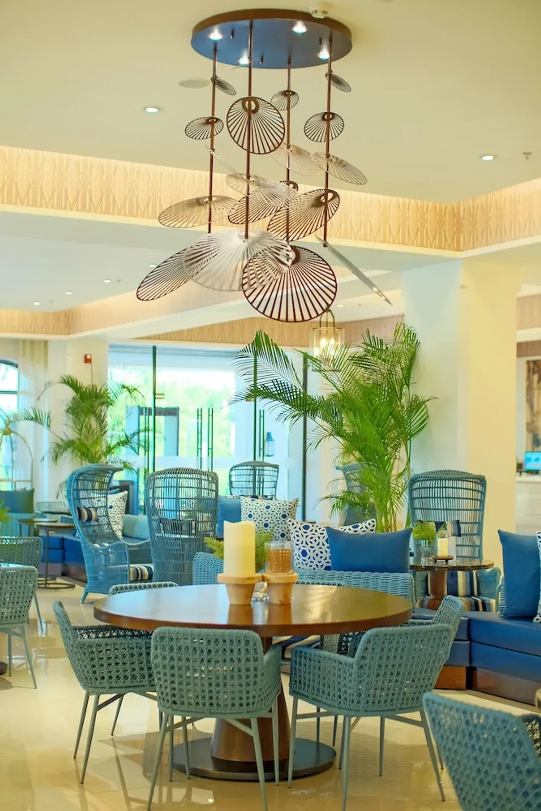 Lobby lounge