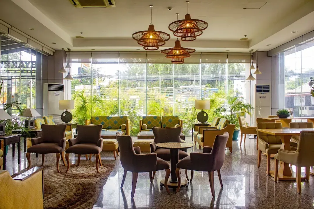 Lobby lounge