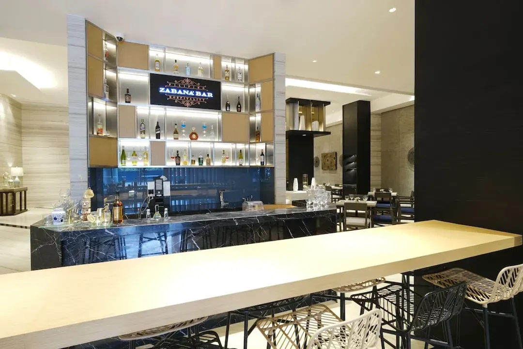 Lobby lounge