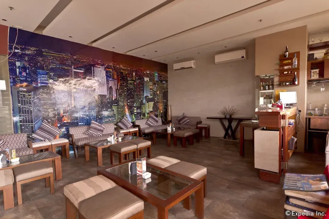 Lobby lounge