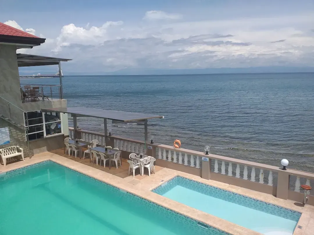 Poolside bar