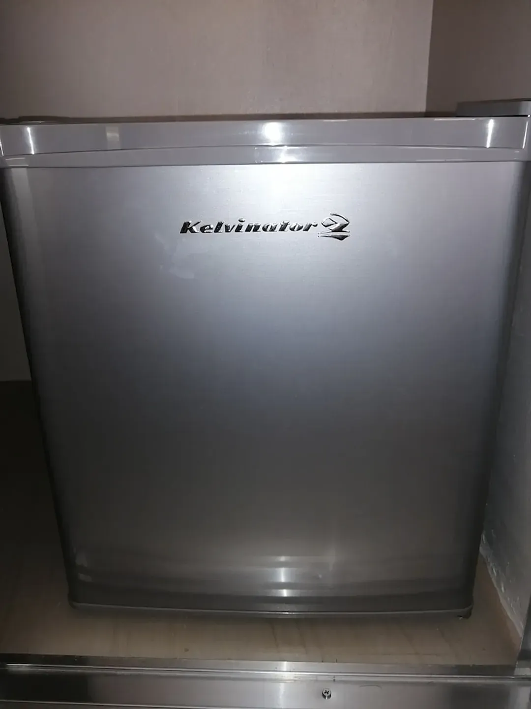 Mini-refrigerator
