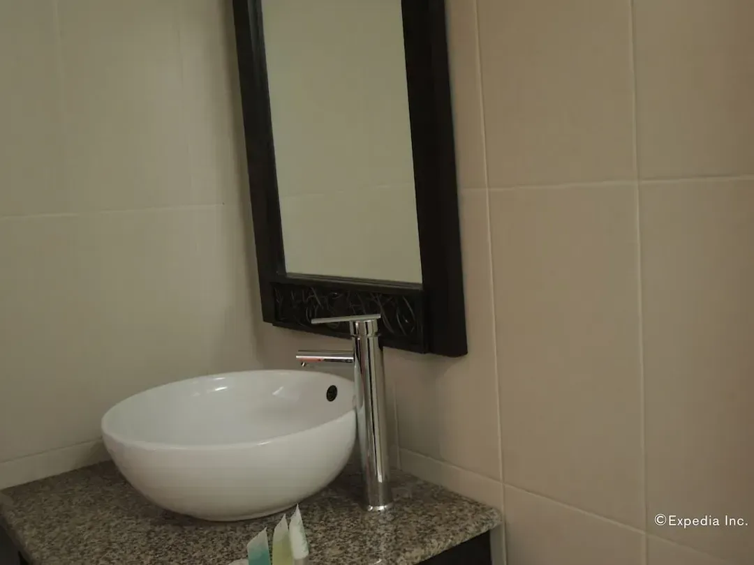 Bathroom sink