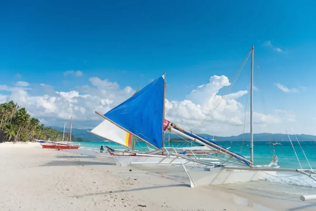 Aklan Province-Penthouse 8 Colors Beach House Resort by Cocotel