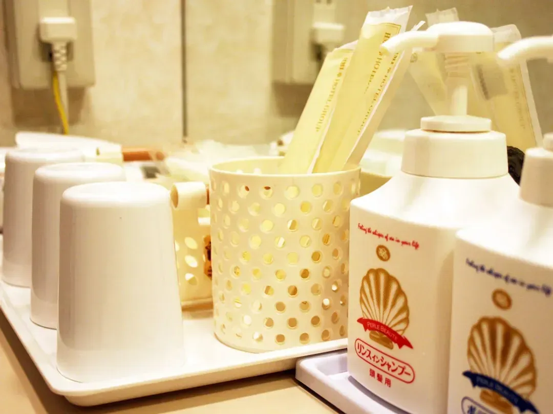 Bathroom amenities