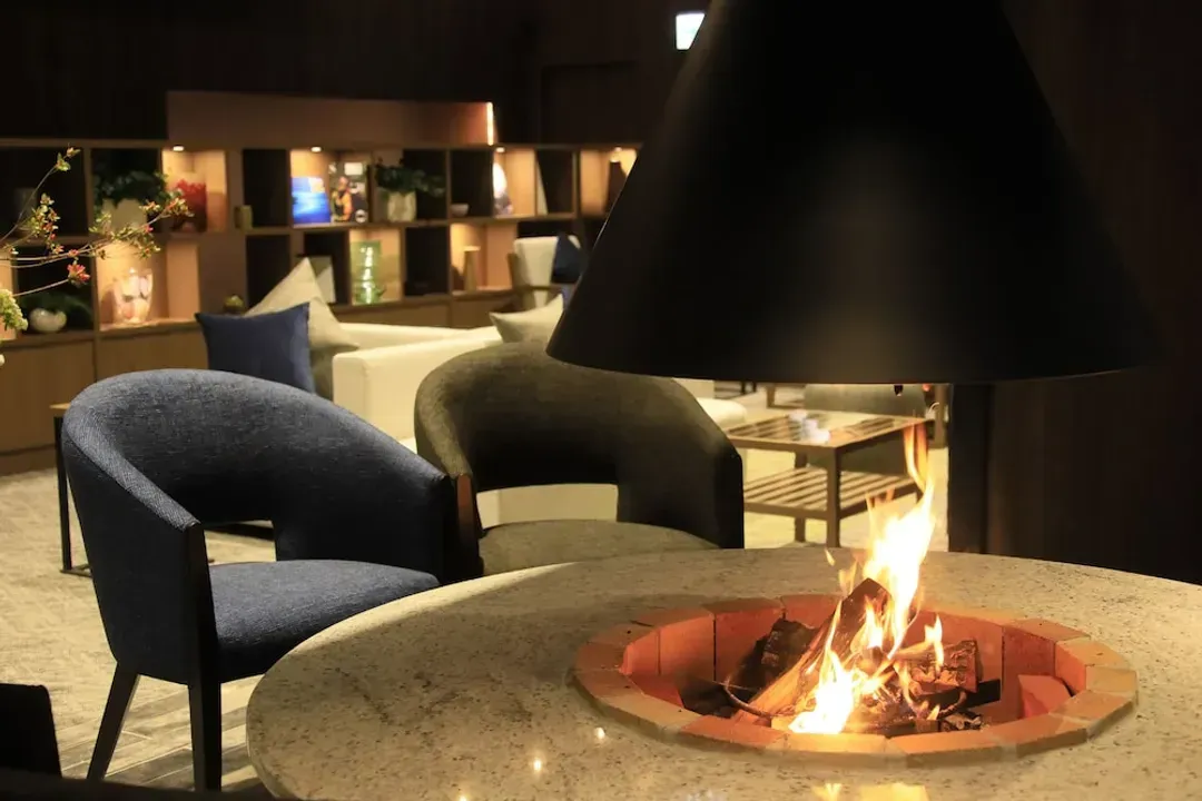 Lobby lounge