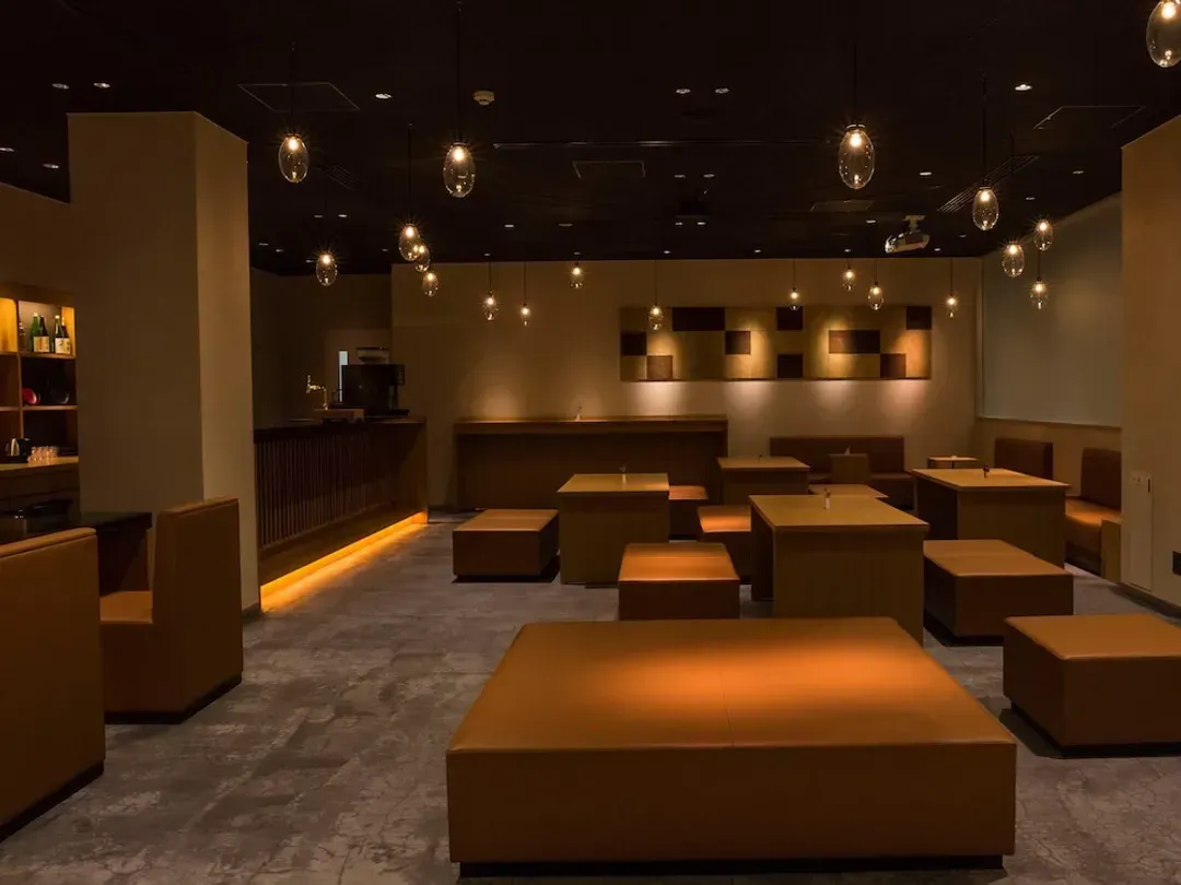 Lobby lounge