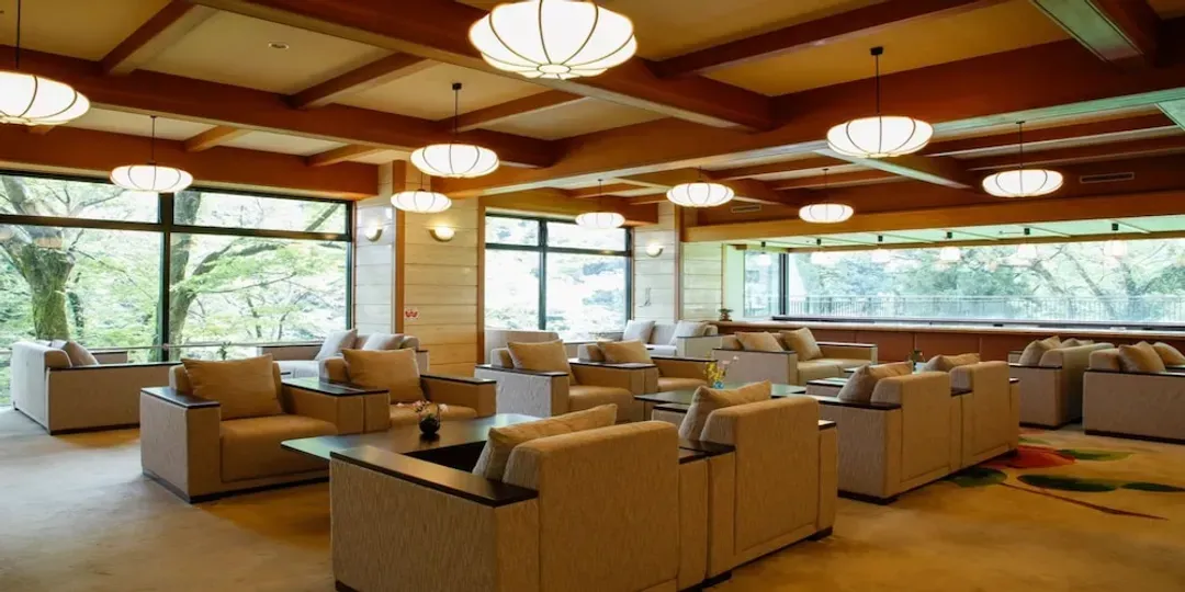 Lobby lounge