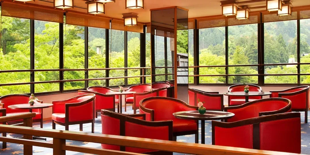 Lobby lounge