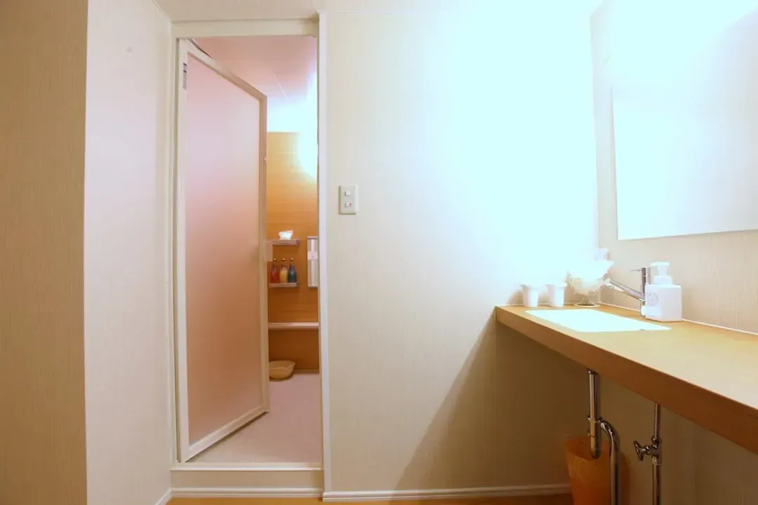 Bathroom sink