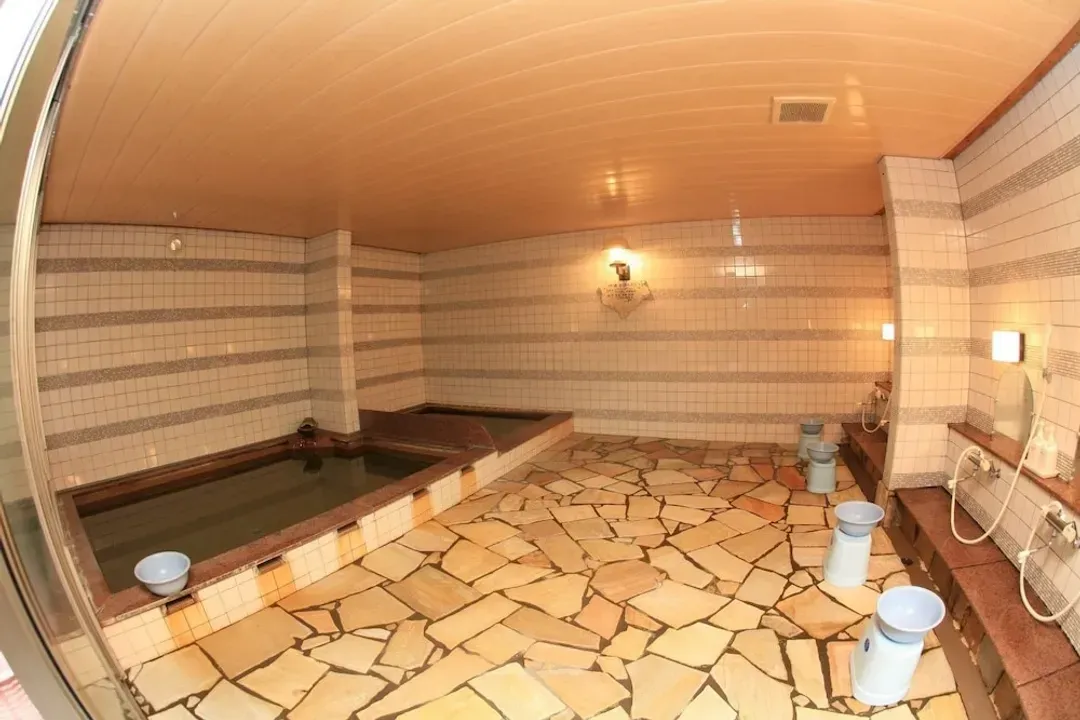 Indoor spa tub