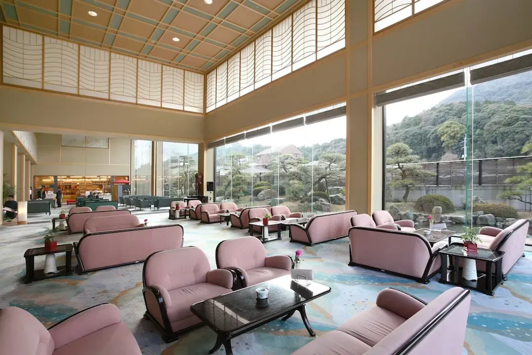 Lobby lounge
