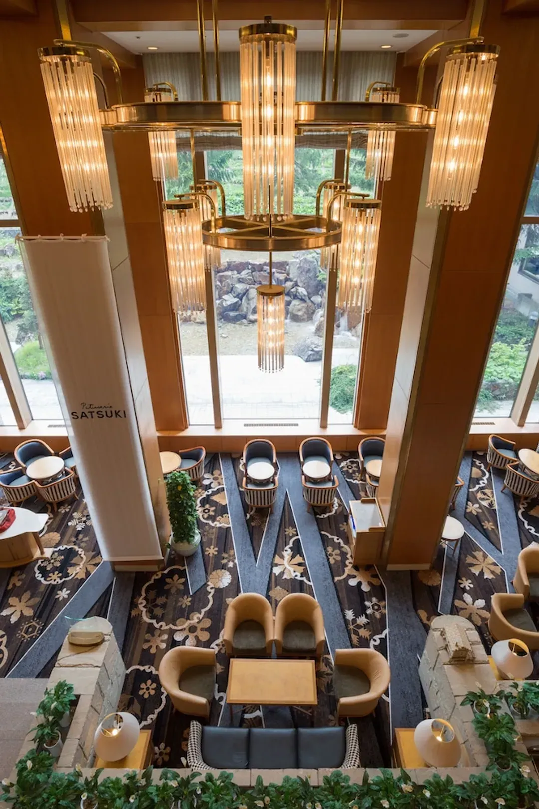 Lobby lounge