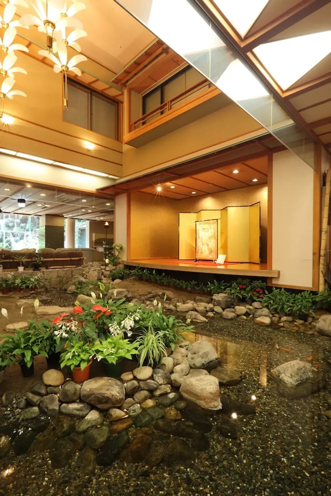 Lobby lounge