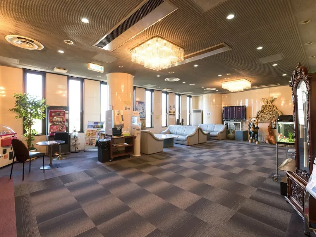 Lobby lounge