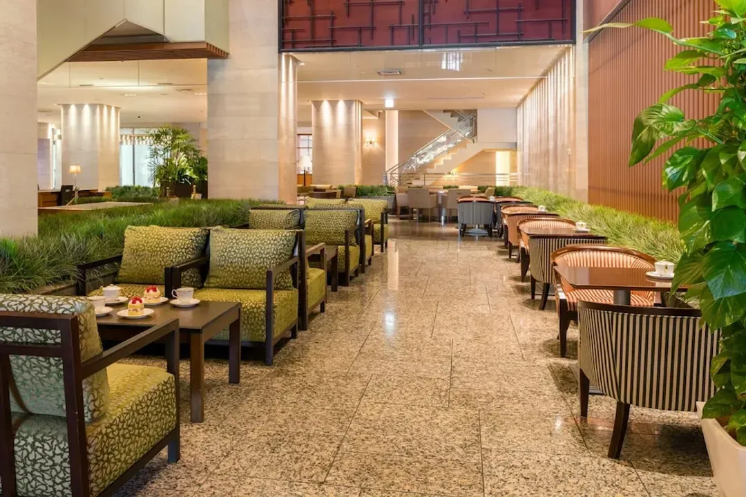 Lobby lounge