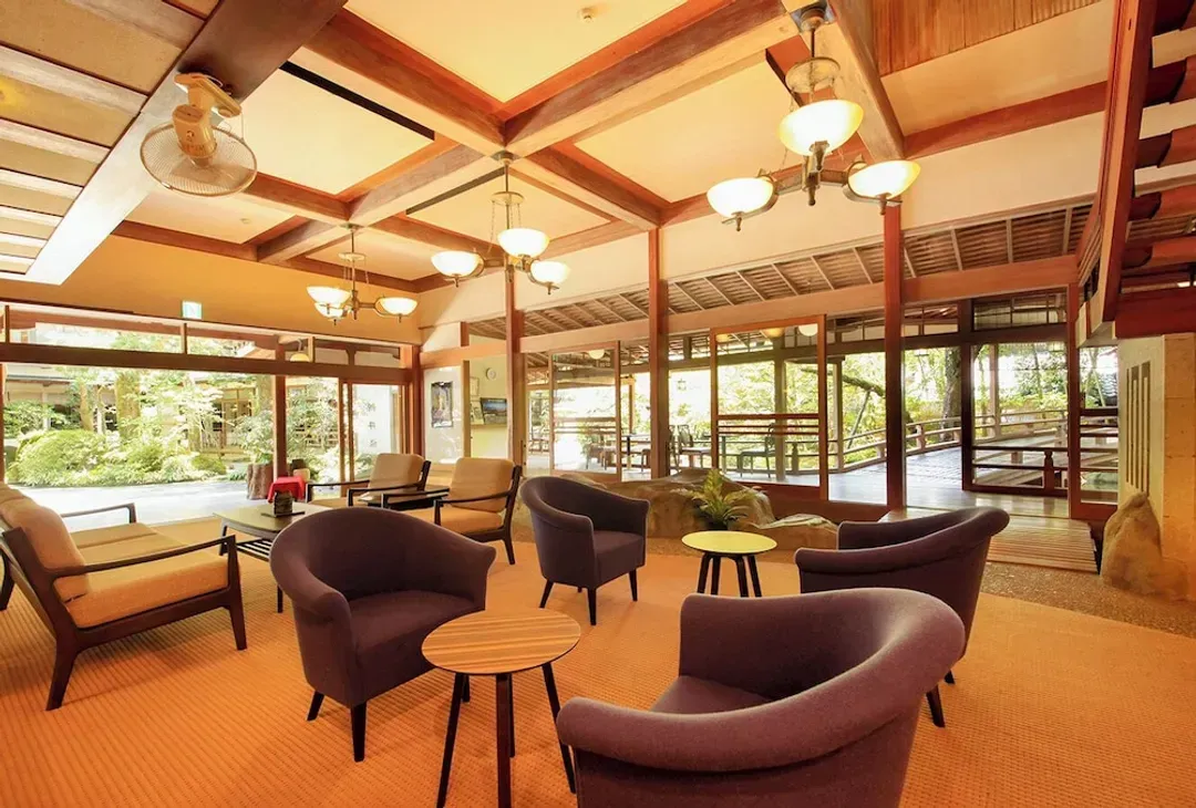 Lobby lounge