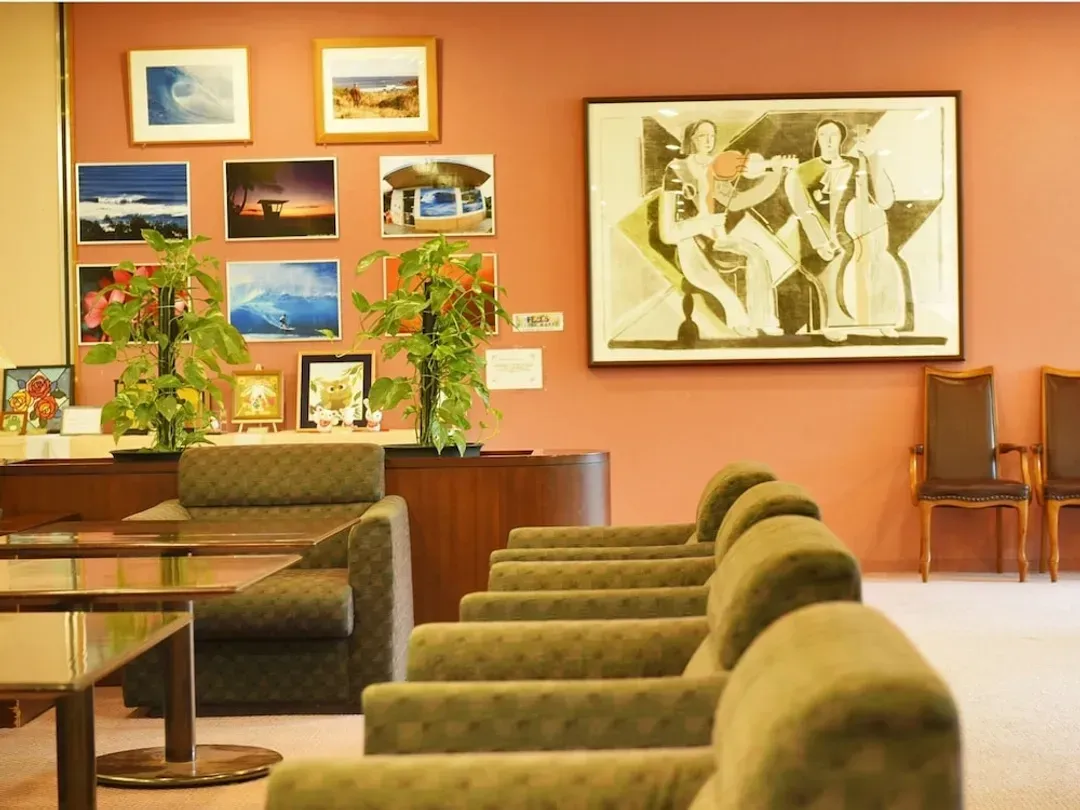 Lobby lounge