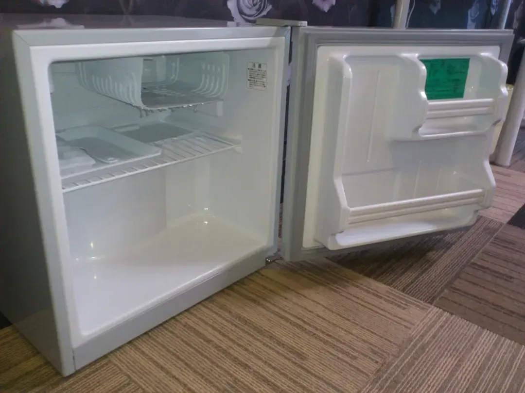 Mini-refrigerator