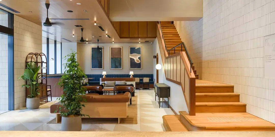 Lobby lounge