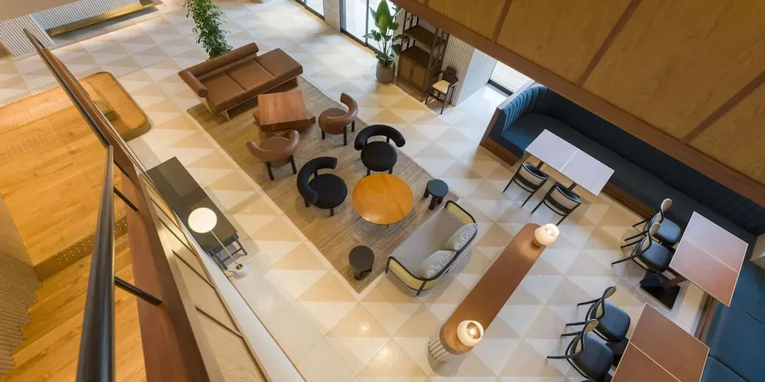 Lobby lounge