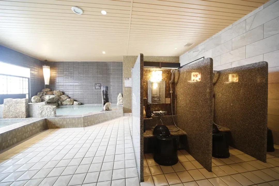 Indoor spa tub