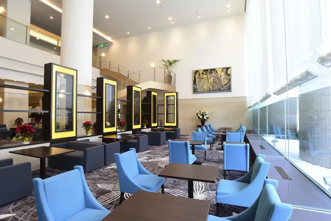 Lobby lounge