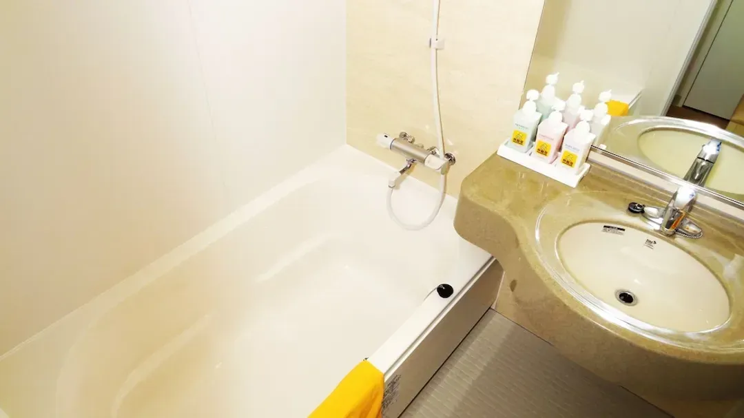 Deep soaking bathtub