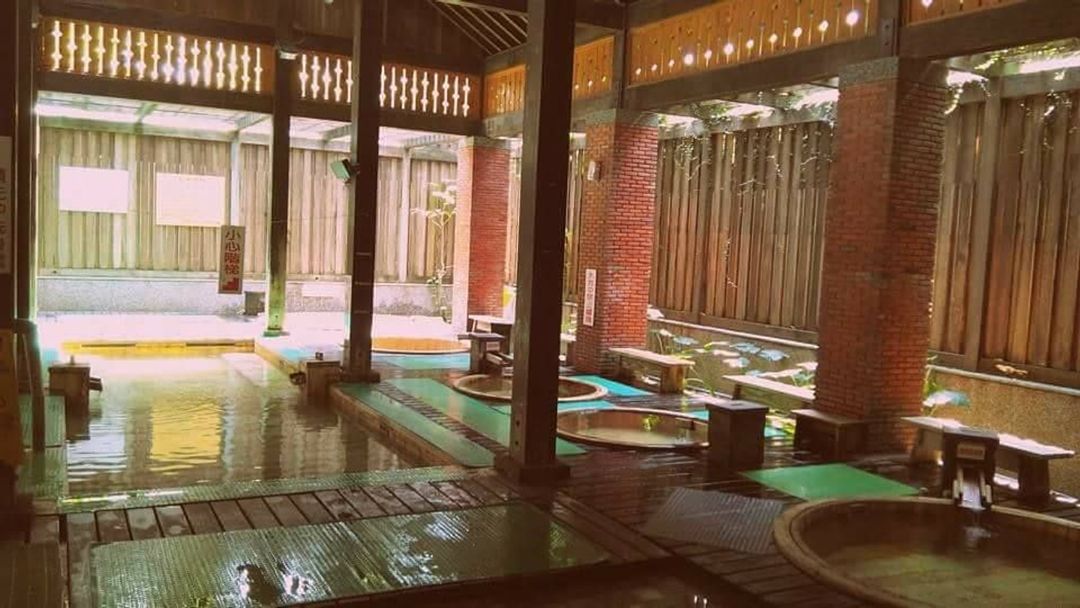 九号温泉旅店 l 温泉泡脚池 l 礁溪火车站步行5分钟