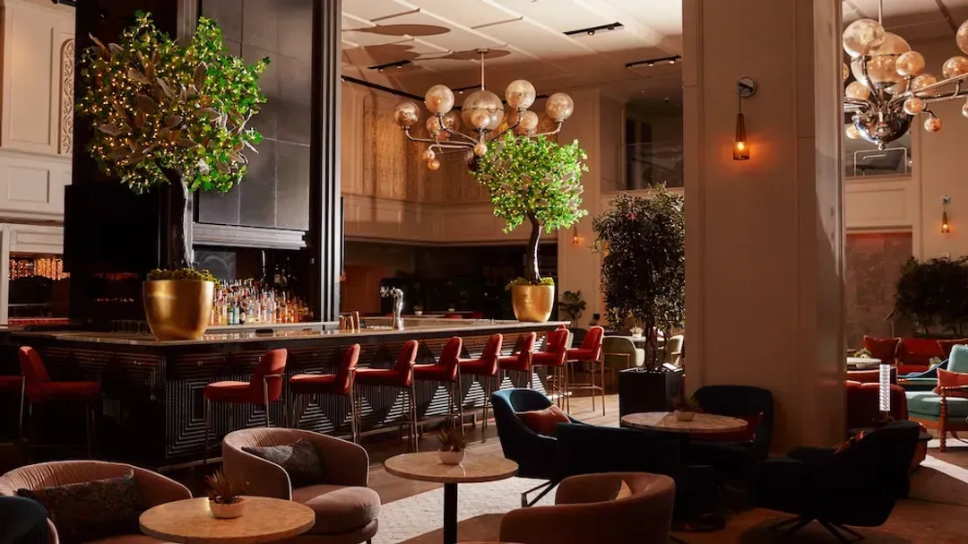 Lobby lounge