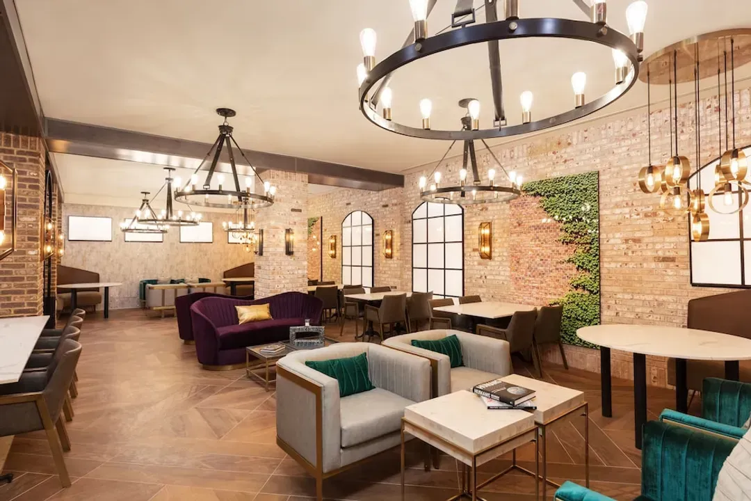 Lobby lounge