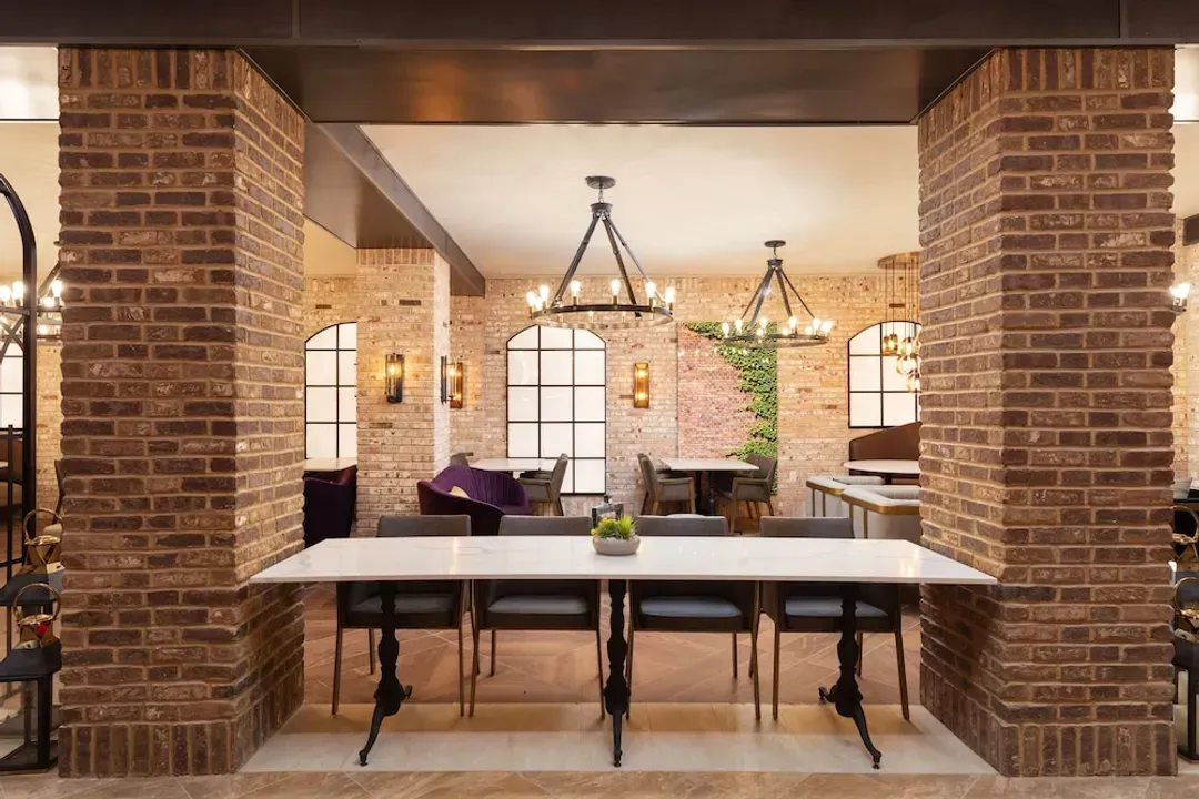 Lobby lounge