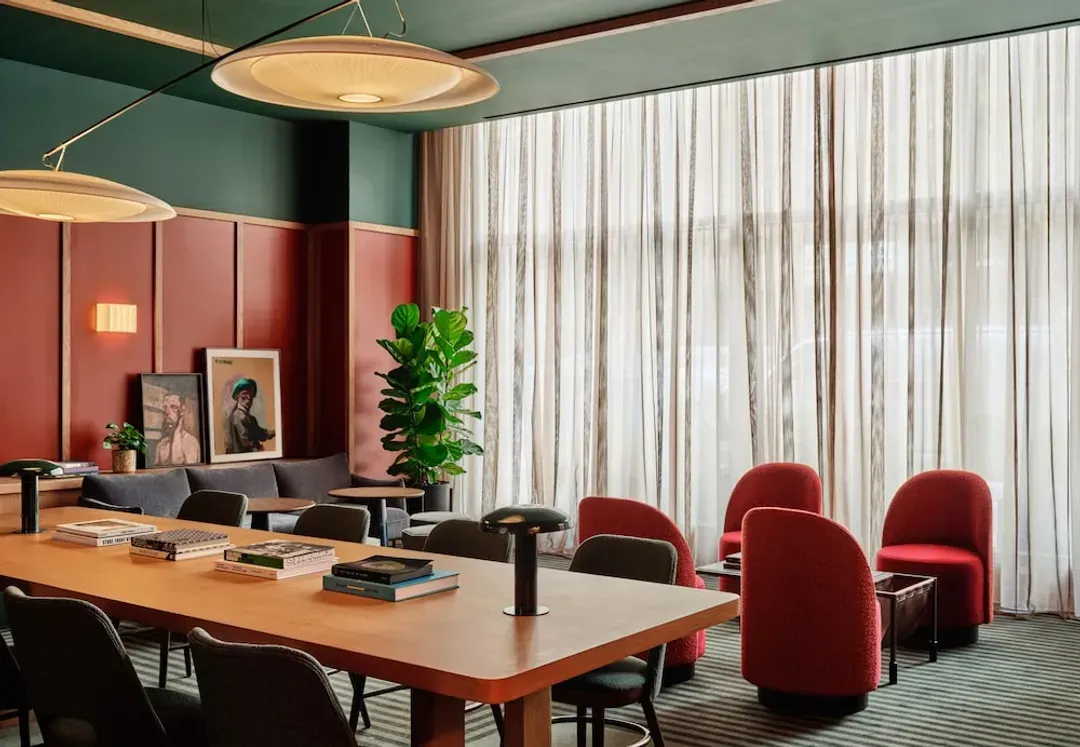 Lobby lounge