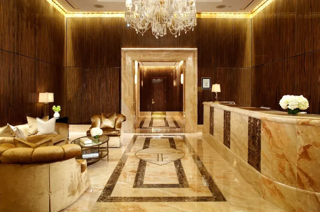 Lobby lounge