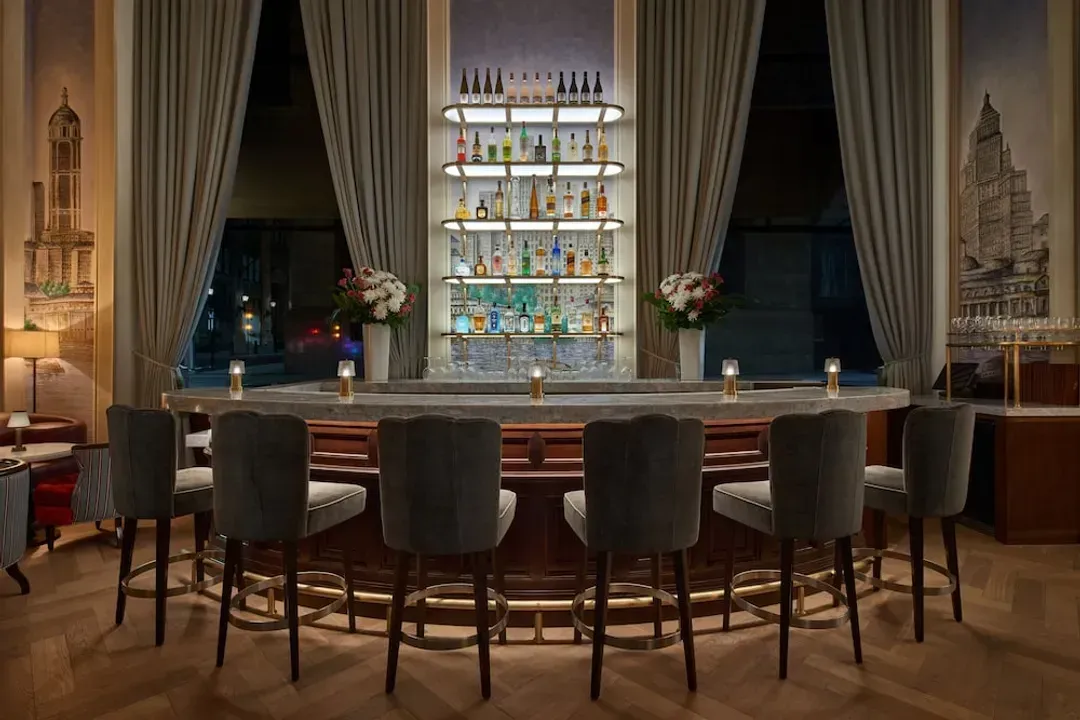 Lobby lounge