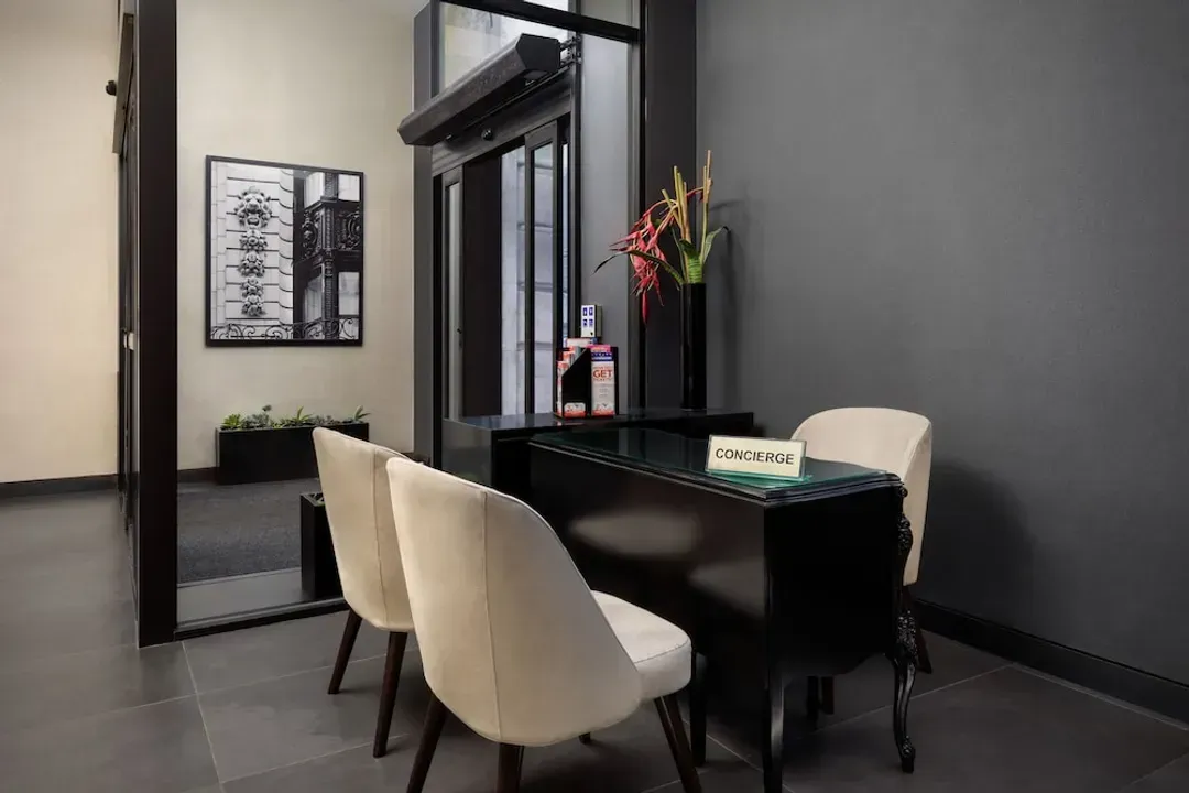 Concierge desk
