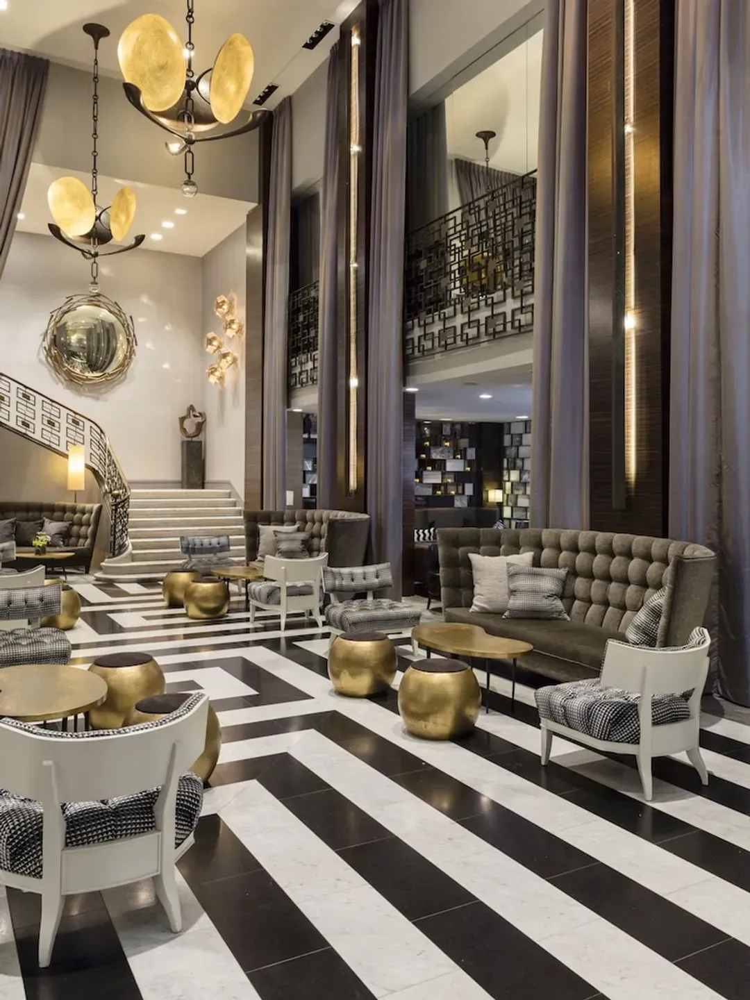 Lobby lounge
