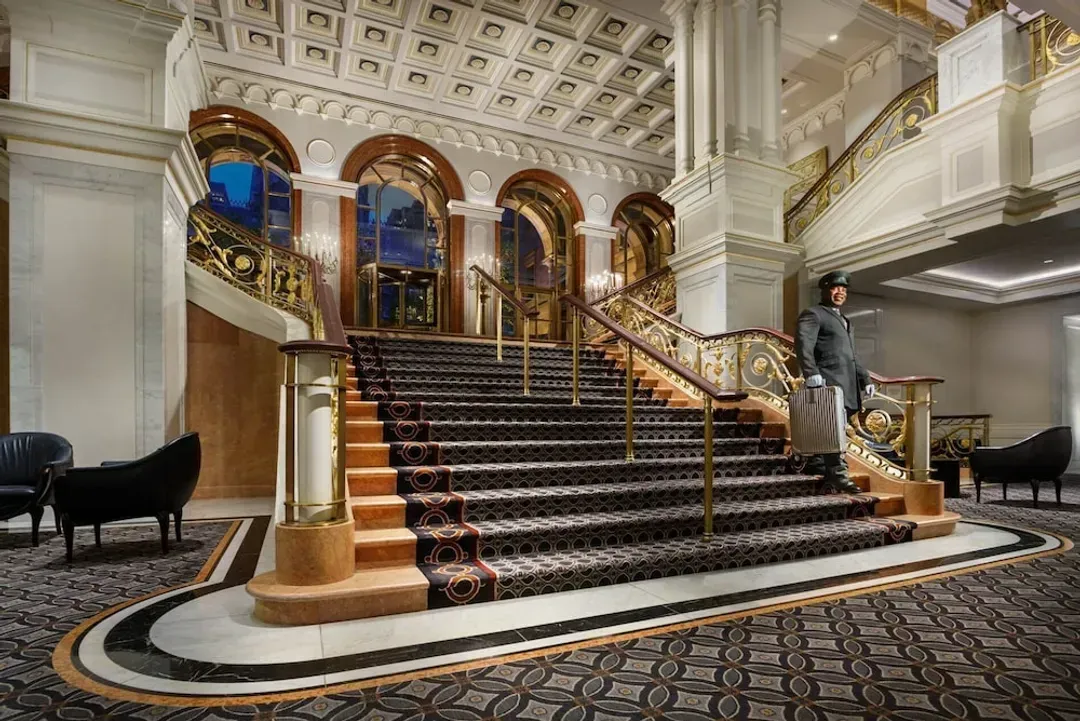 Lobby lounge