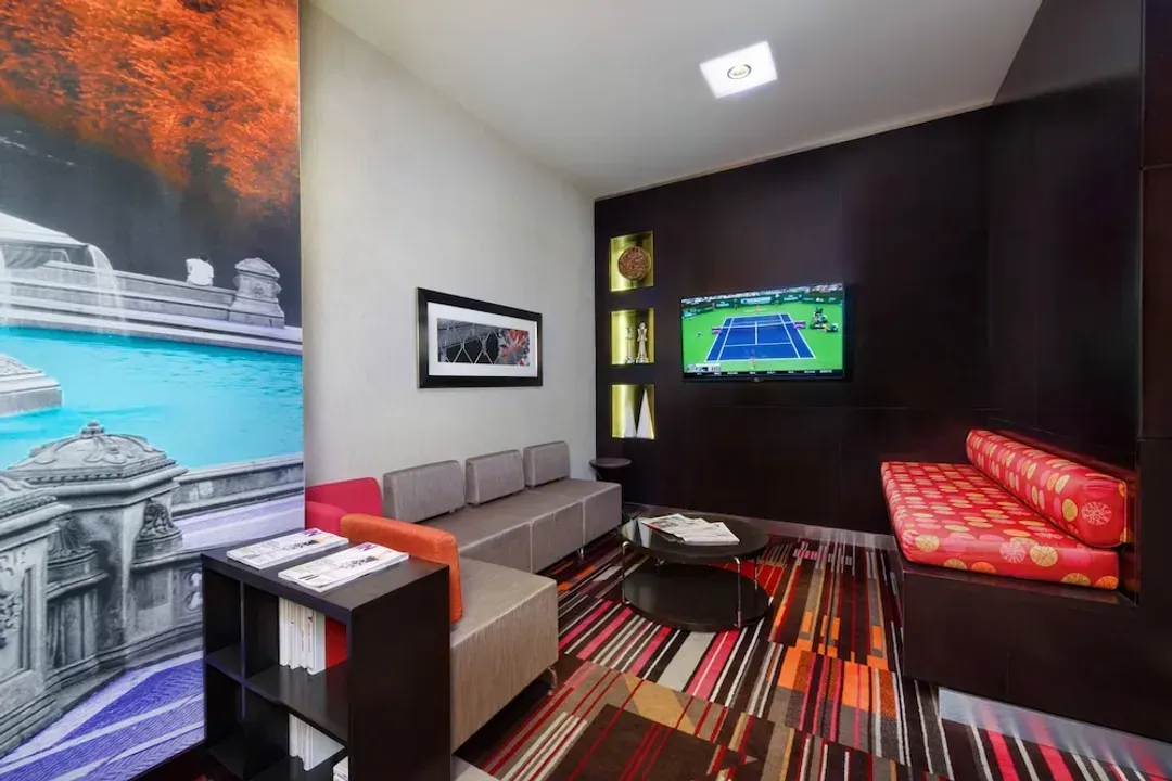 Lobby lounge