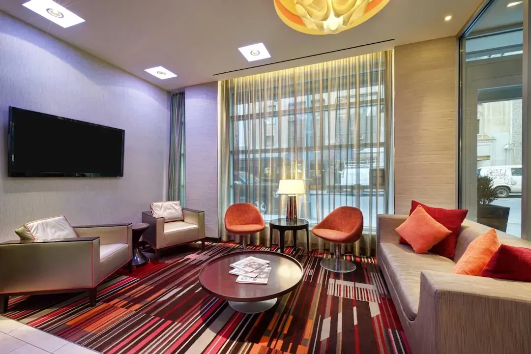 Lobby lounge